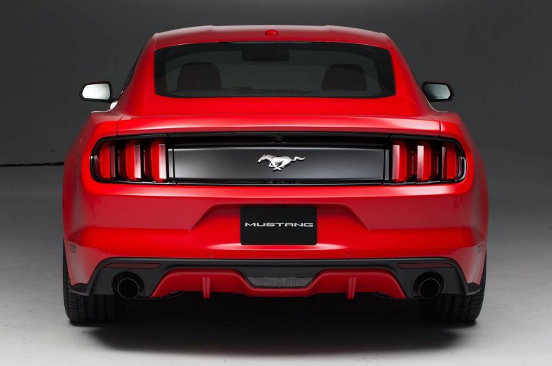 2015-ford-mustang-rear-view-2